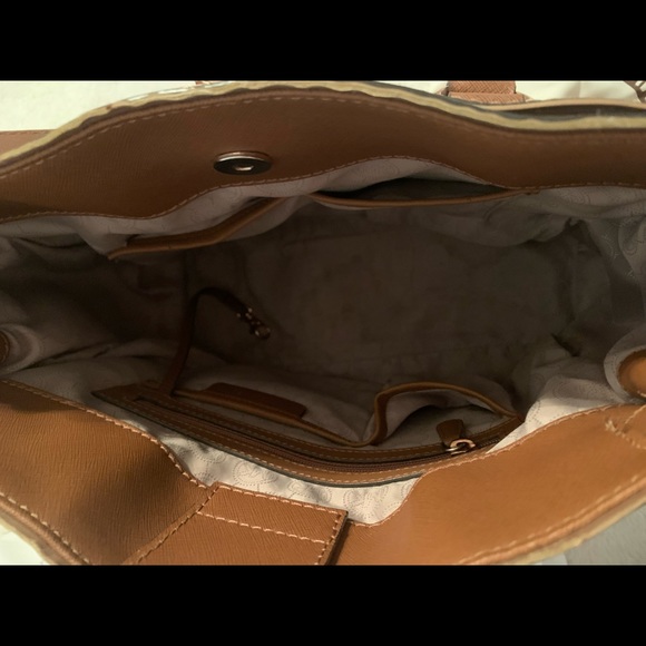 Michael Kors Hamilton Specchio, Rose Gold w/Matching Wristlet - Picture 3 of 12